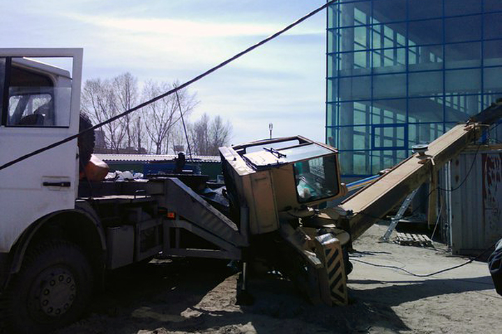 Кран рухнул на стройке новосибирского аквапарка Кран рухнул на стройке новосибирского аквапарка