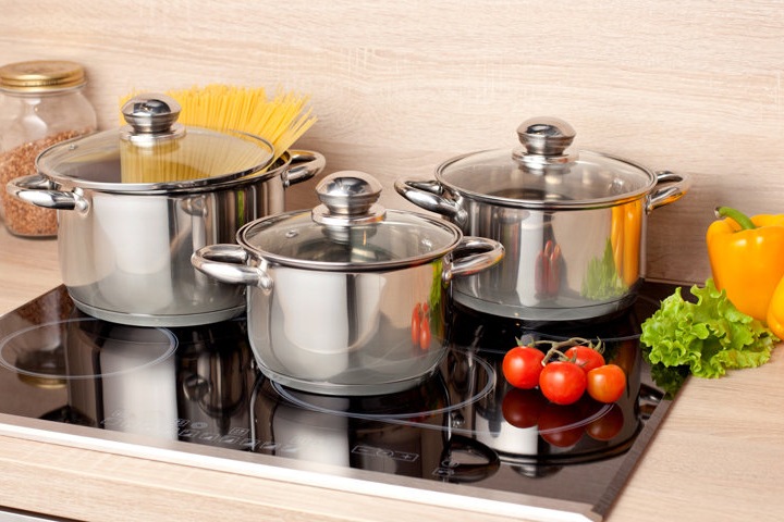 Выбор набора кастрюль Выбор набора кастрюль
