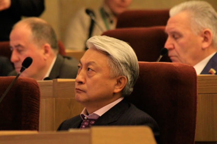 Глава Тувы поблагодарил новосибирского депутата за наставничество в боевых искусствах Глава Тувы поблагодарил новосибирского депутата за наставничество в боевых искусствах