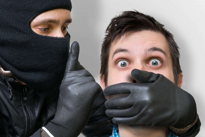 Правила поведения при ограблении в магазине или офисе