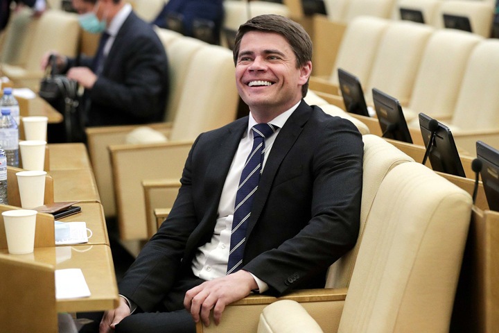 Сибирские единороссы проголосовали за внесудебную блокировку «клеветы» в интернете. Закон о новых «тройках»