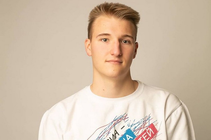 Новосибирских школьников отправляют голосовать за провластного кандидата в молодежный парламент Новосибирских школьников отправляют голосовать за провластного кандидата в молодежный парламент