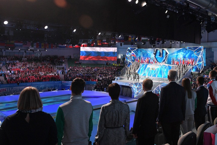 Дорожку на красноярской Универсиаде прибили гвоздями к снегу