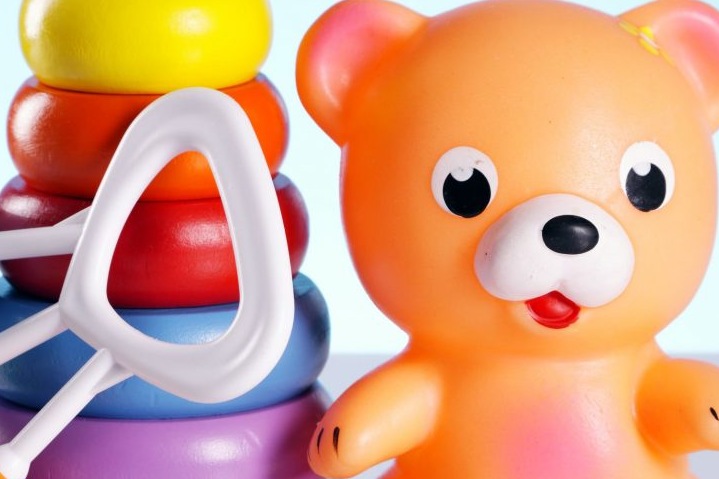 Детские игрушки. Выбираем по месяцам