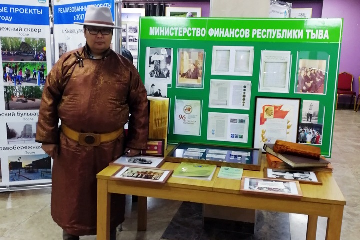 После возбуждения дела на замов главы УФНС по Туве сообщается о задержании их начальника