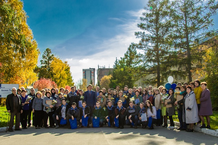 Коллектив ЭЛСИБа отмечает 65-летний юбилей