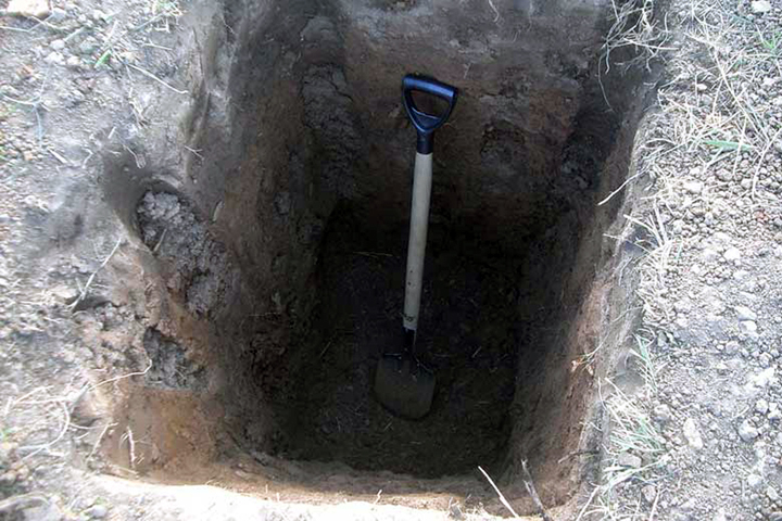 Новосибирские депутаты решили уйти от «монополии» МКУ «Ритуальные услуги» Новосибирские депутаты решили уйти от «монополии» МКУ «Ритуальные услуги»