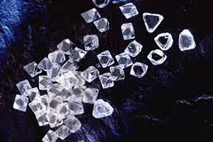 Жительница Красноярска обнаружила в лифте жилого дома 476 бриллиантов Жительница Красноярска обнаружила в лифте жилого дома 476 бриллиантов