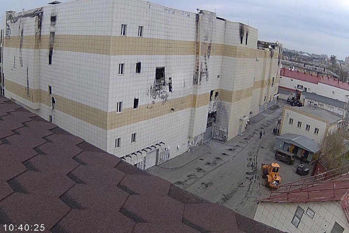 ТЦ «Зимняя вишня» начали сносить в Кемерове ТЦ «Зимняя вишня» начали сносить в Кемерове