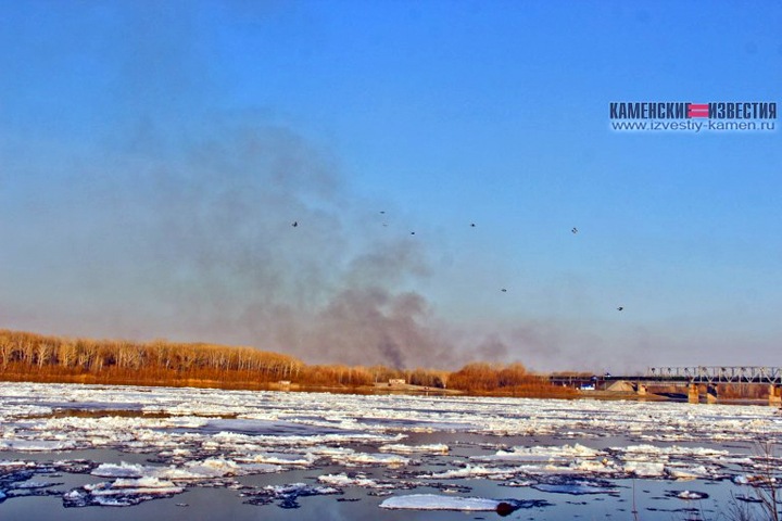 Пепел от природных пожаров накрыл алтайский город Пепел от природных пожаров накрыл алтайский город