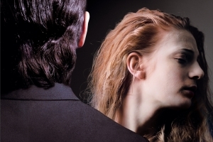 Режиссер Нина Чусова поставила в Новосибирске спектакль о любви в тоталитарном государстве