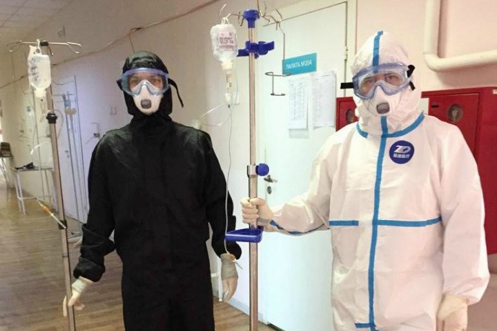 Налоги незаконно взыскали с выплат за коронавирус у более чем 200 красноярских медиков