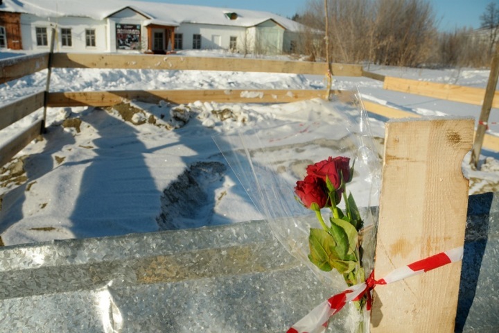 Директор колыванского МУПа получил три года за гибель двух детей в яме с водой