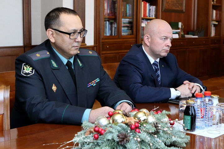 Дело главы томских приставов о несуществующих командировках дошло до суда