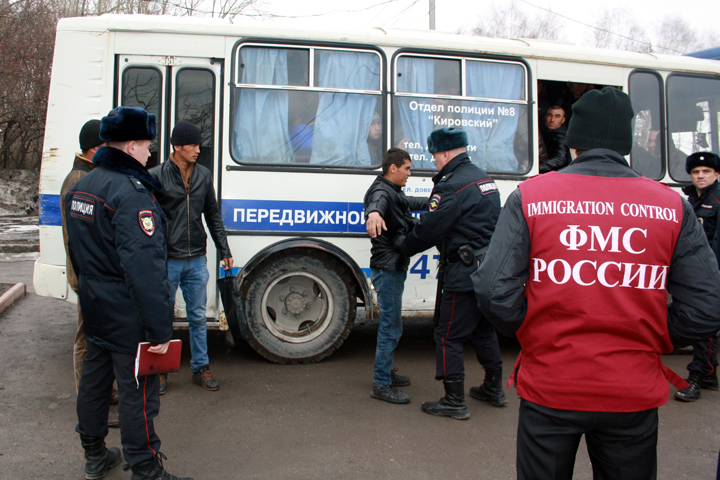 Около 1,2 тыс. сотрудников ФМС останутся без работы в Сибири