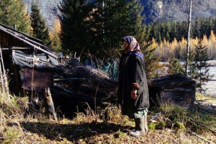 Дерипаска построит избу для таежной отшельницы Агафьи Лыковой