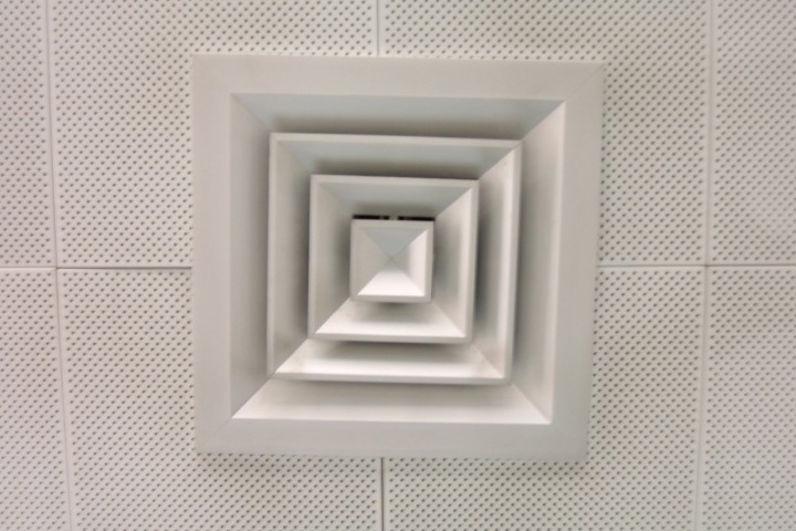 «Ветер-СПб»: продажа, установка и обслуживание кассетных сплит-систем Mitsubishi Electric