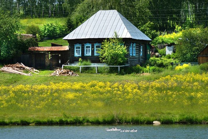 Цыденов пожелал бурятским селам стать самыми красивыми в мире