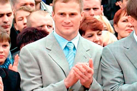 Освободившийся из колонии экс-президент клуба «Первомаец» Андрей Старых вернулся в Сибирь Освободившийся из колонии экс-президент клуба «Первомаец» Андрей Старых вернулся в Сибирь