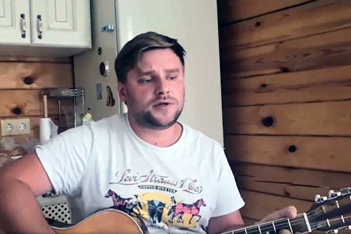 «Дым отечества сладок нам, он над родиной стелется»: красноярец спел о пожарах