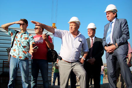 Новосибирский губернатор раскрыл схему продажи мэрией 1500 квартир очередников