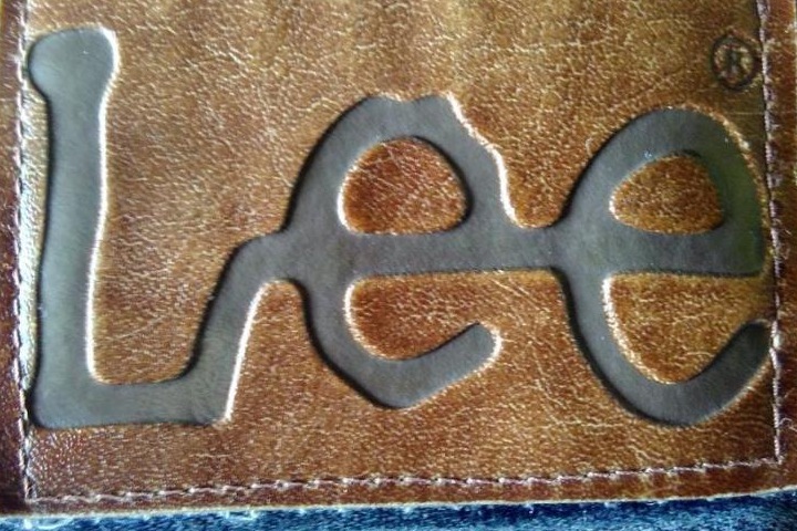 Джинсы Lee. Модные и востребованный аксессуар