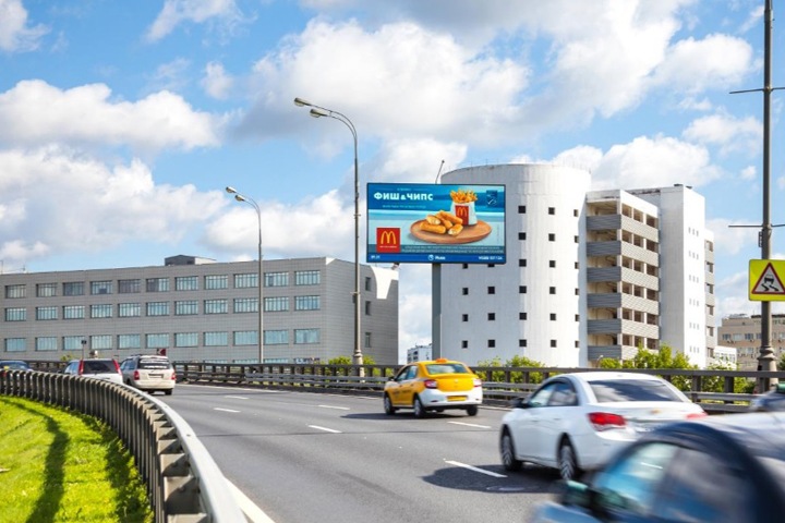 Бизнес и депутаты потребовали от властей отменить решение о едином операторе рекламы