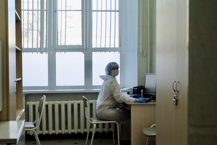 Новосибирские власти отложили отмену масочного режима