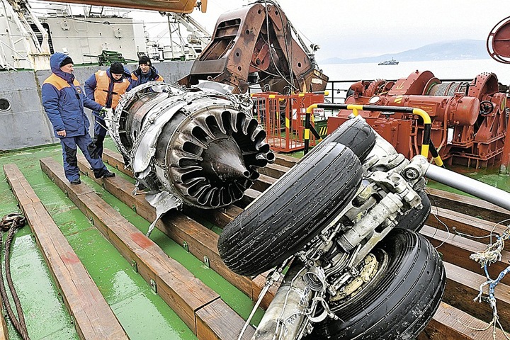 Кемеровский суд не признал гибель вылетевших в Сирию артистов ансамбля Александрова «смертью при исполнении трудовых обязанностей» Кемеровский суд не признал гибель вылетевших в Сирию артистов ансамбля Александрова «смертью при исполнении трудовых обязанностей»