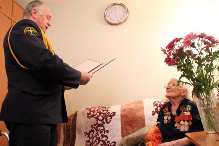 Томских бюджетников заставляют собирать деньги на выплаты ветеранам