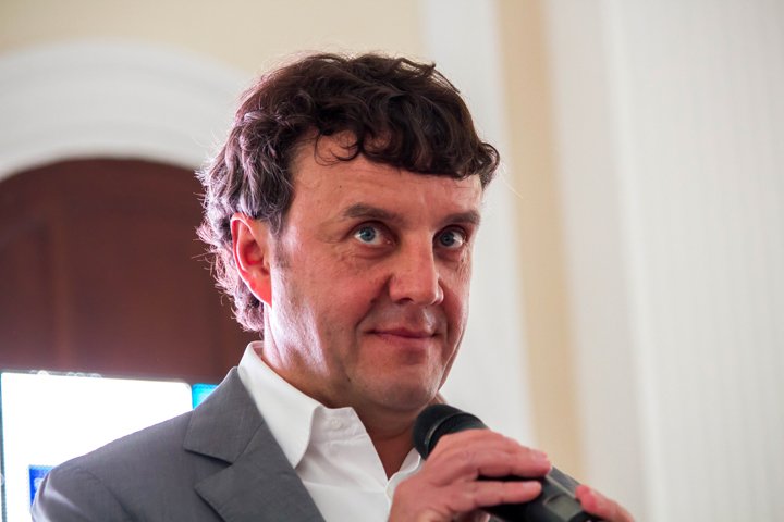 Эдуард Таран возглавил совет директоров ФК «Сибирь» Эдуард Таран возглавил совет директоров ФК «Сибирь»