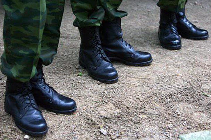 Иркутский командир ударил в пах упавшего призывника