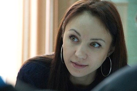 Развивающие игры и подгузники для сирот собирают в «Красном факеле»