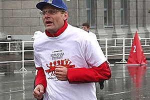 Новосибирский губернатор поможет жителям Академгородка спасти лыжню и пихты