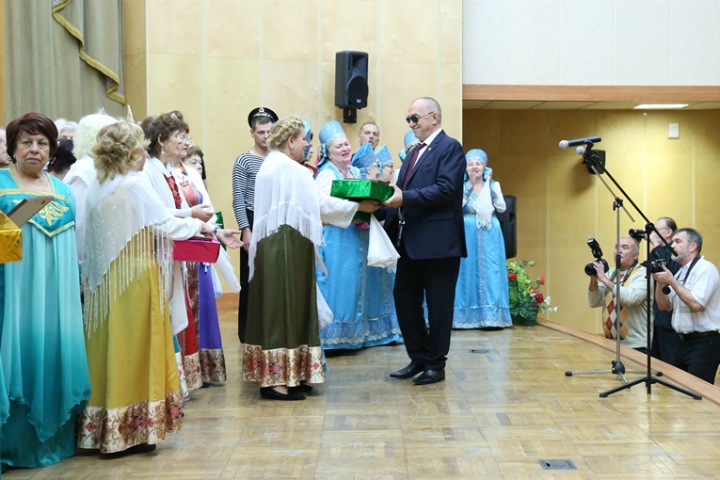 Николай Мочалин: «Молодежь не учат любить русскую песню» Николай Мочалин: «Молодежь не учат любить русскую песню»