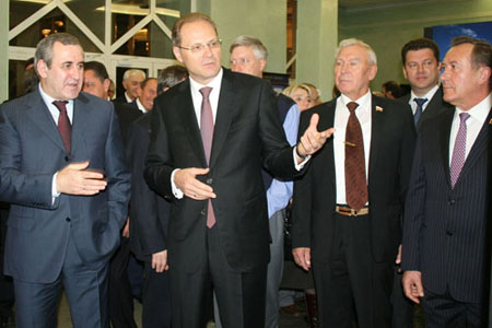 Сергей Неверов: Рейтинг «ЕР» в Новосибирске вырос после провальных думских выборов Сергей Неверов: Рейтинг «ЕР» в Новосибирске вырос после провальных думских выборов