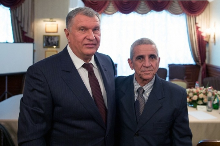 РБК: Сечин пролоббировал льготы для нефтяных предприятий Сибири РБК: Сечин пролоббировал льготы для нефтяных предприятий Сибири