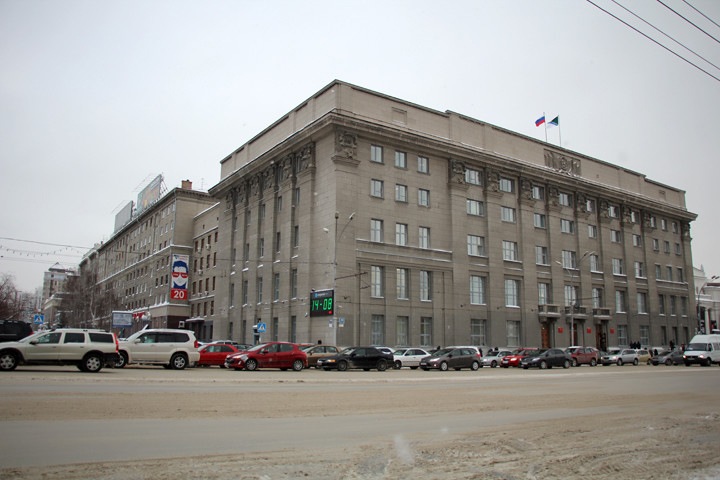 «А куда переезжать?»: Локоть не намерен продавать здание мэрии «А куда переезжать?»: Локоть не намерен продавать здание мэрии