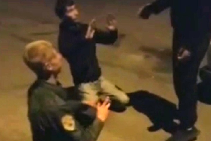 Подросток извинился за унижение «казака» в Красноярске Подросток извинился за унижение «казака» в Красноярске