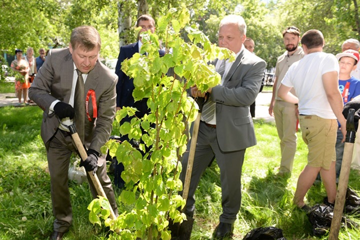 Сквер студенческих отрядов появился в Новосибирске Сквер студенческих отрядов появился в Новосибирске