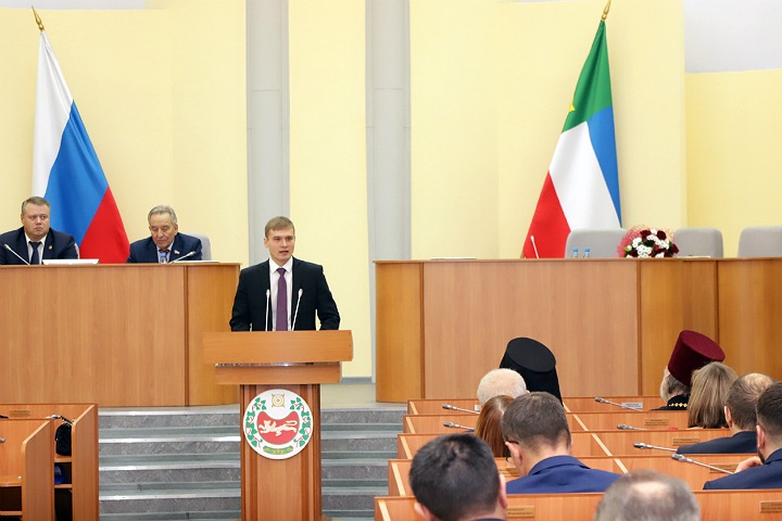 Коновалов отправил правительство Хакасии в отставку Коновалов отправил правительство Хакасии в отставку