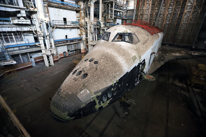 «Выкапывают цветмет»: новосибирский путешественник о заброшенных ангарах «Байконура» «Выкапывают цветмет»: новосибирский путешественник о заброшенных ангарах «Байконура»