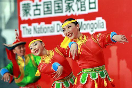 Объем торговли Монголии с КНР в пять раз превысил товарооборот с Россией Объем торговли Монголии с КНР в пять раз превысил товарооборот с Россией