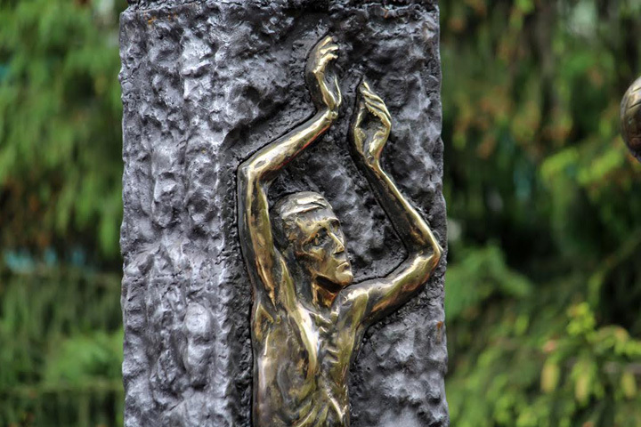 Арку памяти детям-узникам концлагерей открыли в Новосибирске