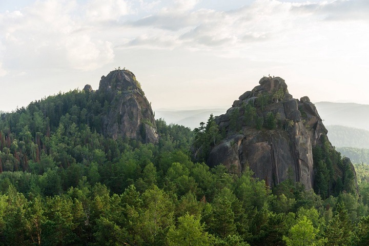 «Красноярские Столбы» закрывают для туристов из-за критической ситуации с пожарами «Красноярские Столбы» закрывают для туристов из-за критической ситуации с пожарами