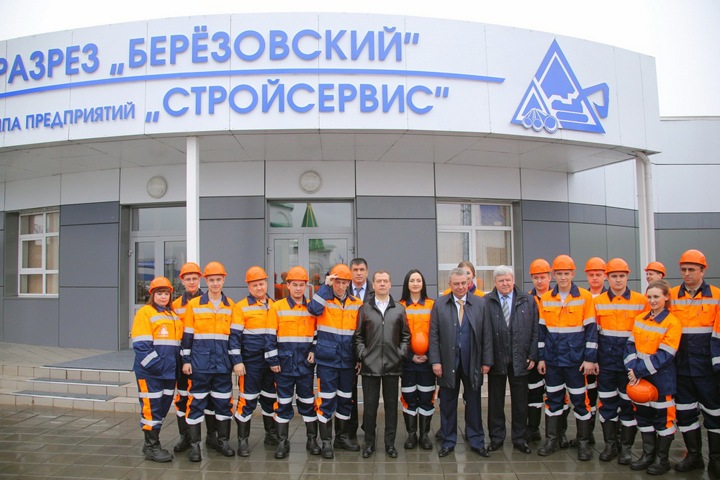 Оползень угольного отвала засыпал озеро в Кузбассе