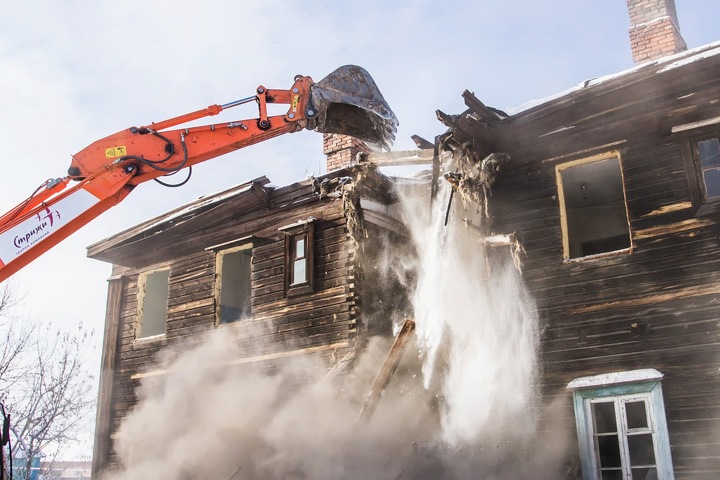 Жители ветхого барака в новосибирском микрорайоне Стрижи стали новоселами Жители ветхого барака в новосибирском микрорайоне Стрижи стали новоселами
