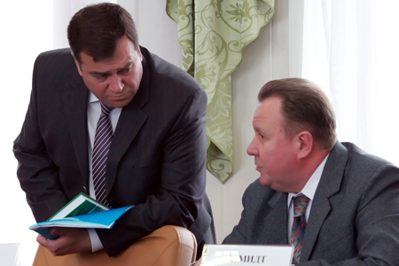 Власти объяснили сокращение затрат на улучшение условий труда новосибирцев Власти объяснили сокращение затрат на улучшение условий труда новосибирцев