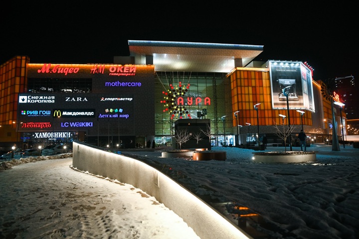 Новосибирский ТРЦ «Аура» обвинили в нарушении коронавирусных ограничений Новосибирский ТРЦ «Аура» обвинили в нарушении коронавирусных ограничений