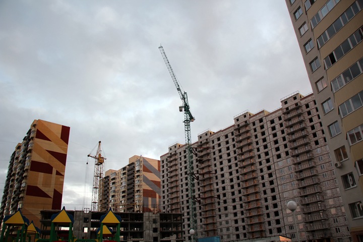 Дольщики и строители требуют деньги от «ПТК-30»: видео